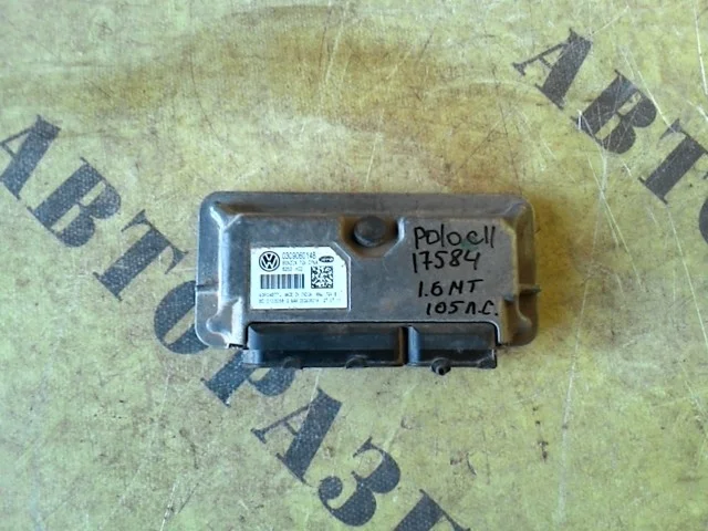 Блок управления двигателем Volkswagen Polo 2009-2020 03C906014B