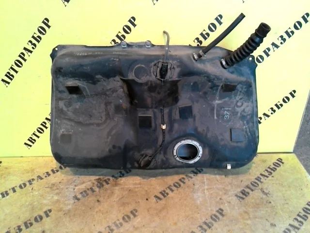 Бак топливный (бензобак) Toyota Camry 50 2011-2017 7700133150