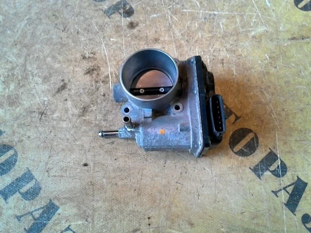 Заслонка дроссельная Toyota Corolla 150 2006-2013 2203037010