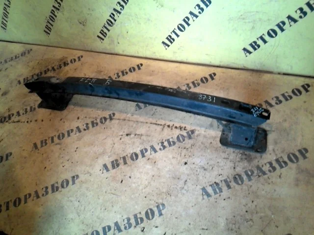 Усилитель заднего бампера Ford Focus 2 2008-2011 1520891