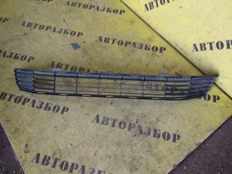 Решетка в бампер Toyota Camry 50 2011-2017 5311233120
