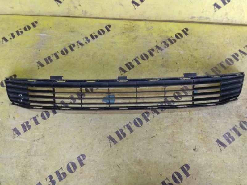 Решетка в бампер Toyota Camry 50 2011-2017 5311233120