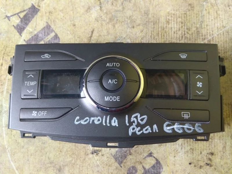 Блок управления климатической установкой Toyota Corolla 150 2006-2013 5590012A60