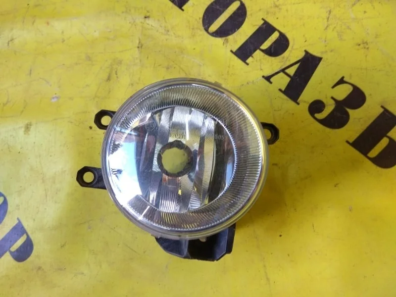 Фара противотуманная правая (птф) Toyota Rav4 40 2013-2019 8121147010
