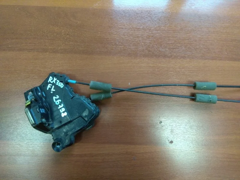 Замок двери передней левой Lexus Rx350 2009-2015 2011 6904006180 3.5 2GRFE