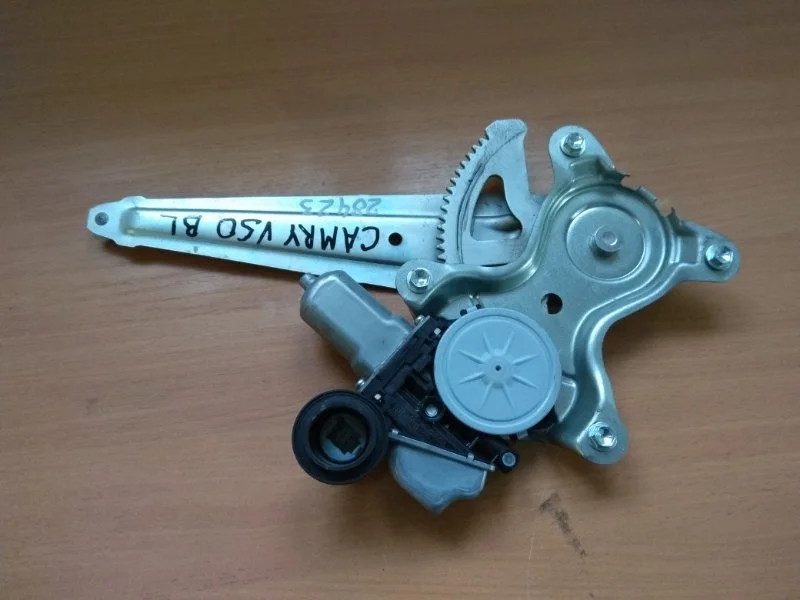 Стеклоподъемник задний левый Toyota Camry 50 2011-2017 6980433050