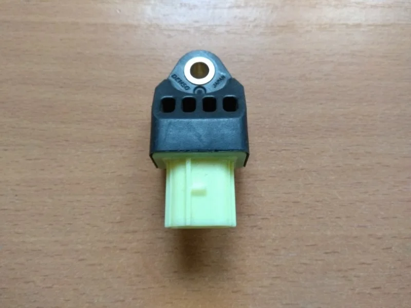 Датчик AIR BAG (удара) Toyota Corolla 150 2006-2013 8983128020