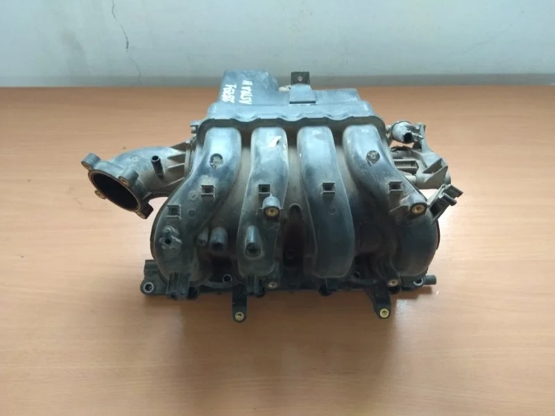 Коллектор впускной Opel Astra H 2004-2015 2013 55564933 СЕДАН Z16XER 1