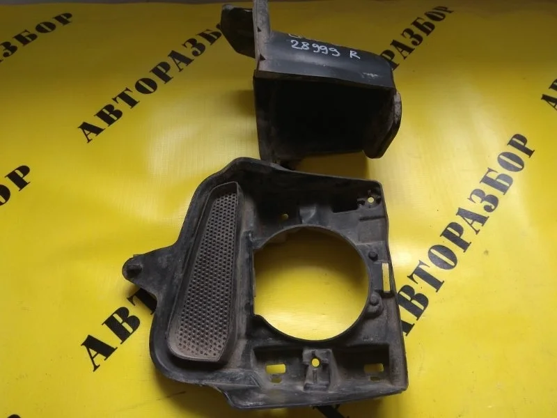Накладка под ПТФ правая Lexus Lx570 2007-2021 5271160050