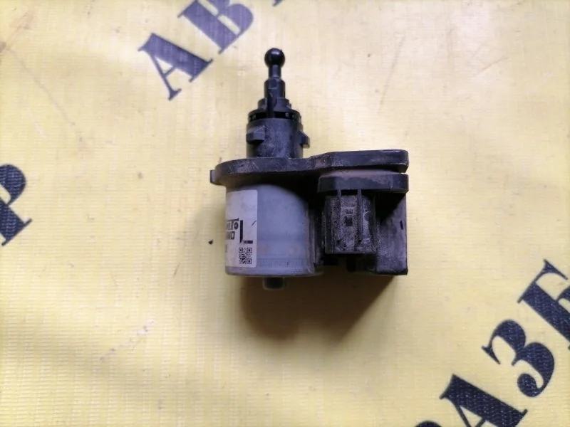 Корректор фары Toyota Land Cruiser 200 2008-2021 8569128011