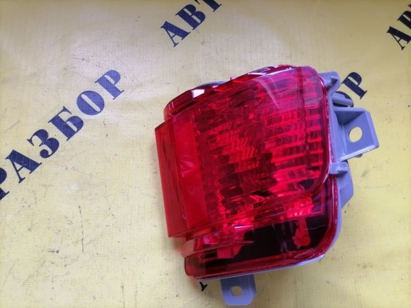 Фонарь противотуманный правый Toyota Land Cruiser 200 2008-2021 8145760070
