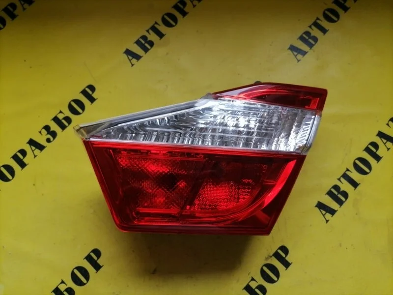 Фонарь задний правый внутренний Toyota Camry 50 2011-2017 2013 8158133220 3.5 2GR 277 Л/С
