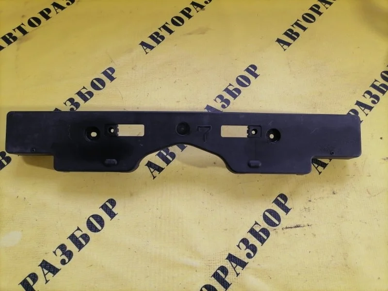 Накладка гос.номера Toyota Land Cruiser 200 2008-2021 5211460140
