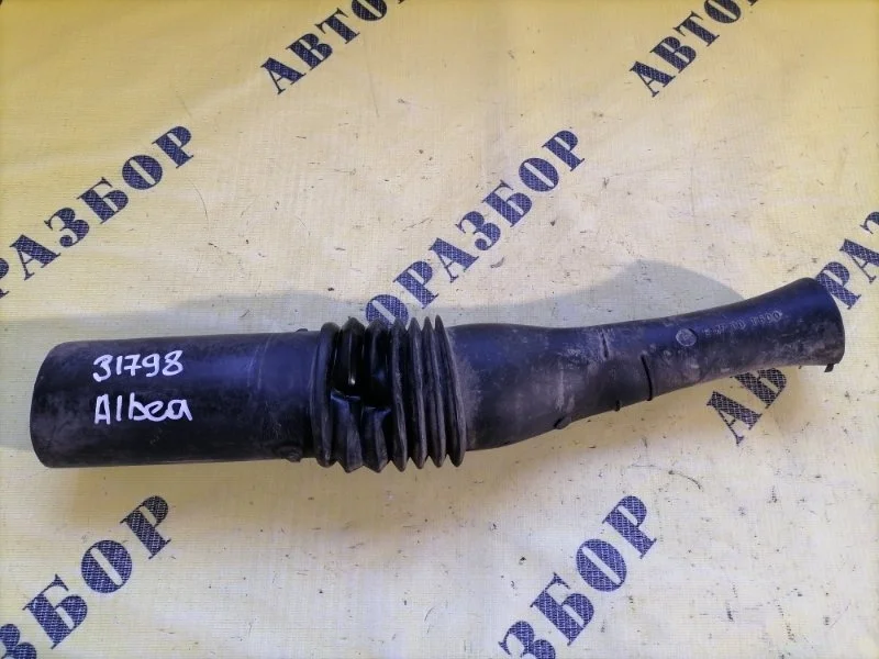 Патрубок воздушного фильтра Fiat Albea 2002-2012 2009 51755716 1.4 78 Л/С 350A1000