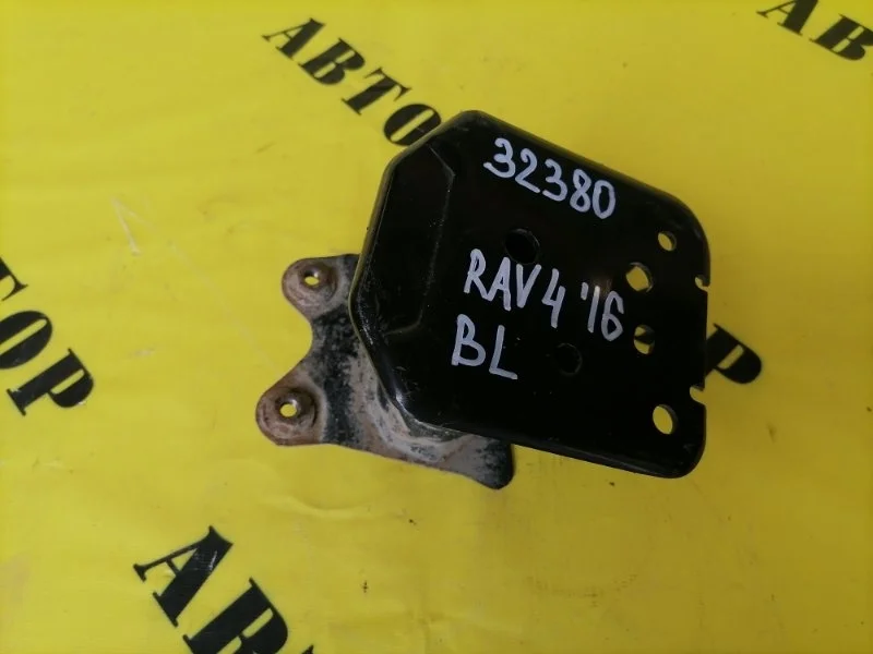 Кронштейн усилителя бампера Toyota Rav4 40 2013-2019 2016 5201542011 2.0 3ZR FE 146 Л/С