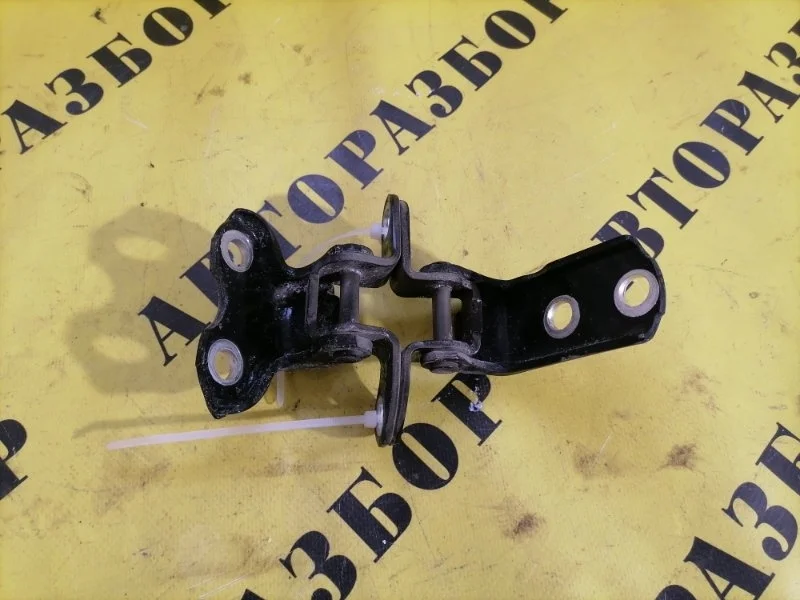 Петля двери задней правой верхняя Toyota Rav4 40 2013-2019 2019 6875020122 2.0 3ZR FE 146 Л/С