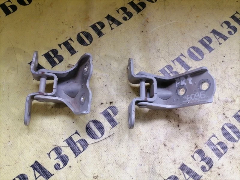 Петля двери Hyundai Solaris 2010-2017 793200X000