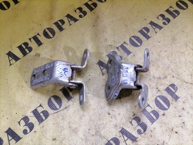 Петля двери Toyota Corolla 150 2006-2013 6876020121