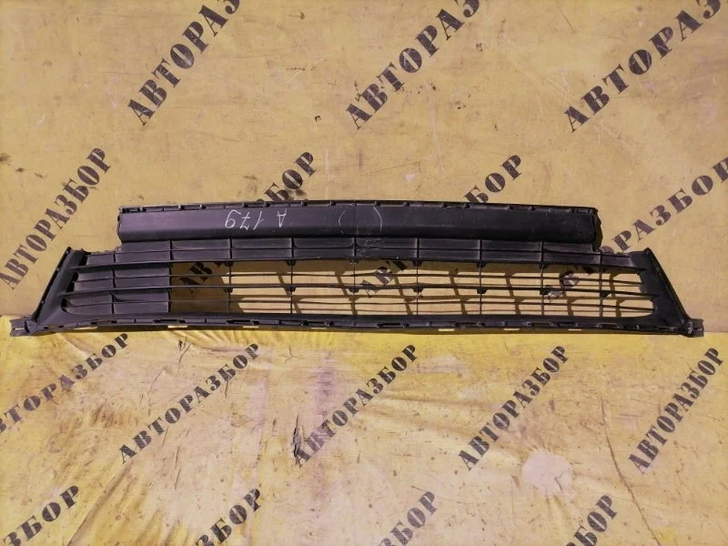 Решетка в бампер Toyota Rav4 40 2013-2019 5311342080