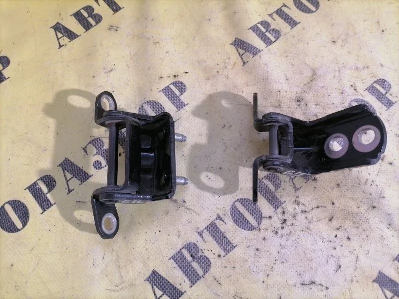 Петля двери Nissan Almera (G15) 2013-2018 2016 82421ED01A СЕДАН 1.6 K4M 102Л/С