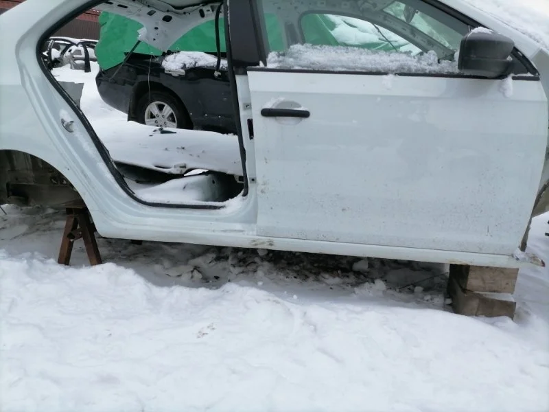 Порог со стойкой правый Skoda Rapid 2013-2020 2015 5JH809606B 1.6 CWVB 90Л/С