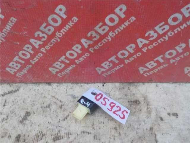 Датчик удара Toyota Rav 4 2006-2013 8983142010 XA30