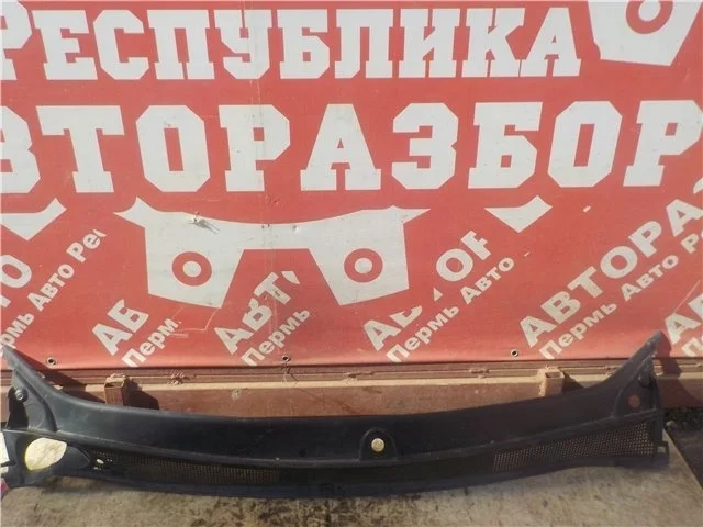 Жабо Renault Logan 2015 668115673R 2G K7M812