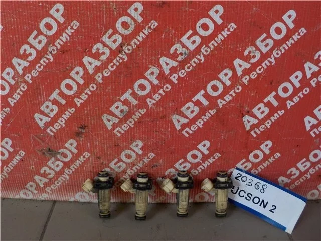 Топливные форсунки Hyundai Tucson 2005 3531023600 B383 G4GC4164497, правое