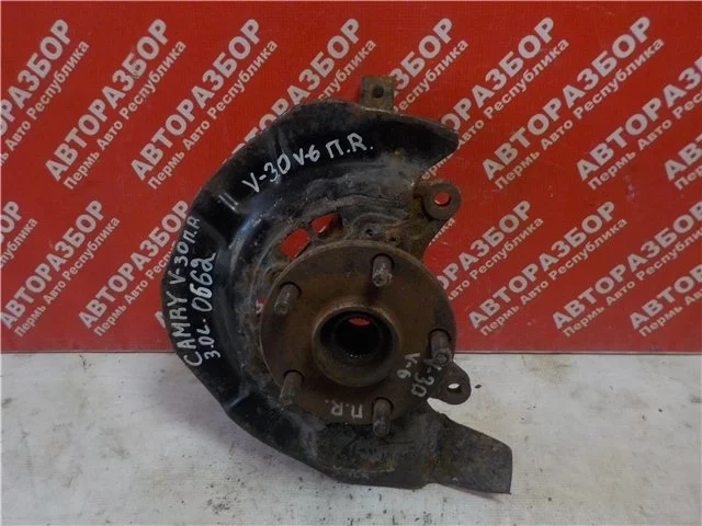 Кулак поворотный Toyota Camry 2001-2006 4321139045 ACV30L 1MZ, передний правый
