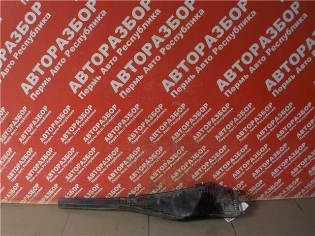 Жабо Renault Sandero 2010 8200825457 BS12 K7JA710, левое