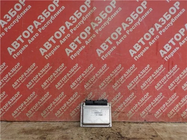 Блок управления двигателем Audi A4 1996 8D0907557S B5 ADR