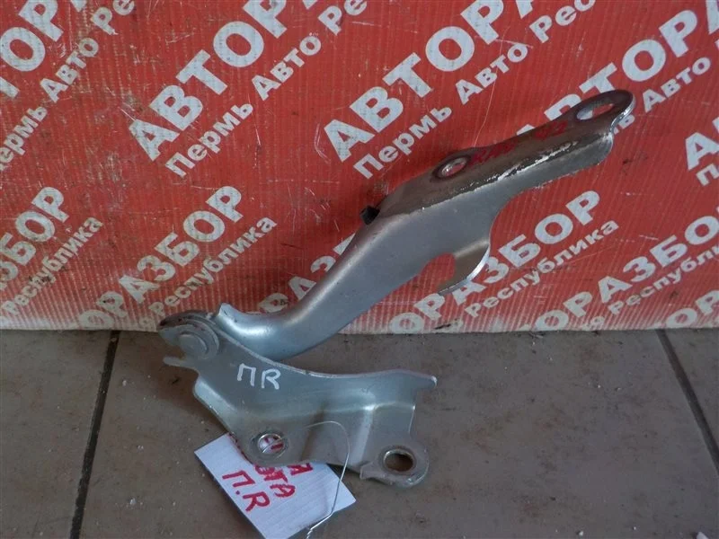 Петля капота Toyota Rav 4 2001 5341042030 XA20 1CD FTV, передняя правая