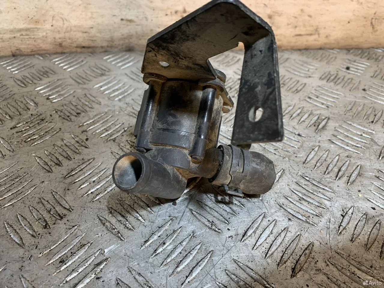 Насос охлаждения 2.0 дизель 03l965561 audi vw