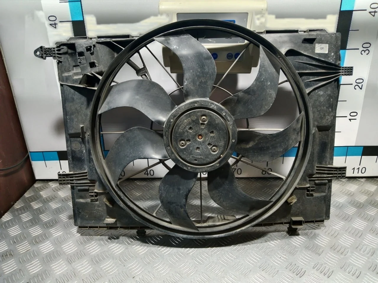 [Б/У] Вентилятор 600W Mercedes [Код: 00515057 ]