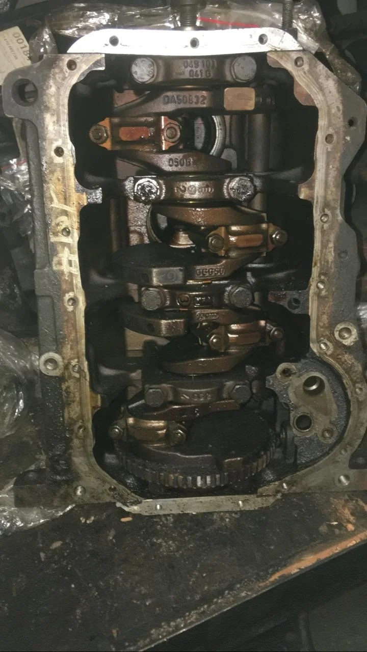 [Б/У] Низ двигателя ADP/1.6 (шортблок: блок+поршня+шатуны+к/вал) Audi A4 (B5), VW Passat B5 - обломаны крепёжные шпильки [Незначительные дефекты] [Код: 00309000 ]