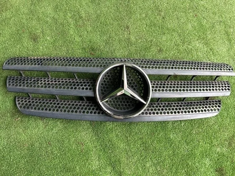 Решетка радиатора Mercedes-Benz -Class 2004 W163
