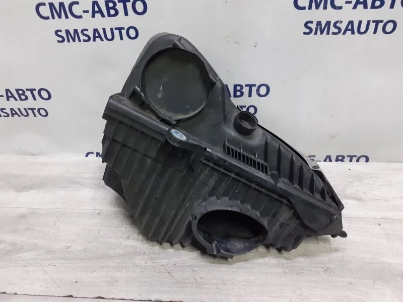 Корпус воздушного фильтра Volkswagen Touareg 7P6129607Q NF 3.6