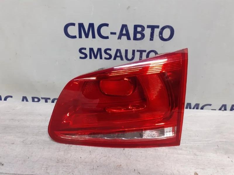 Фонарь крышки багажника Volkswagen Touareg 7P6945094B NF 3.6, правый