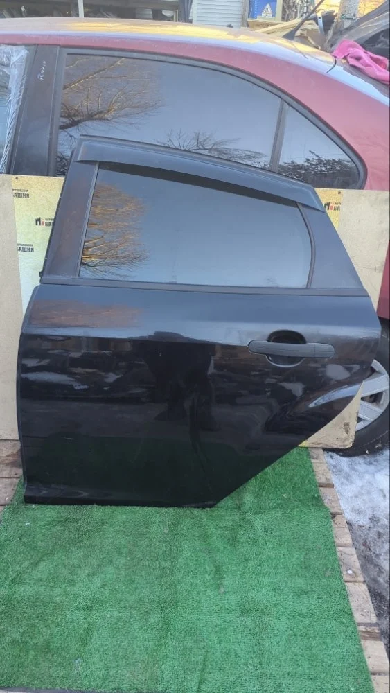 Дверь Ford Focus 2012 3