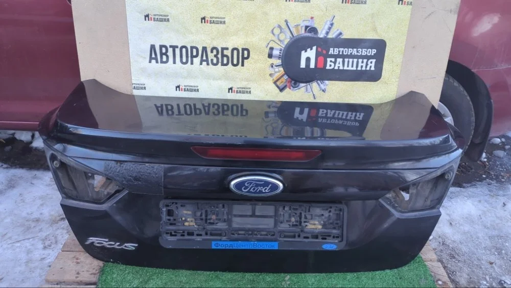 Крышка багажника Ford Focus 2012 3