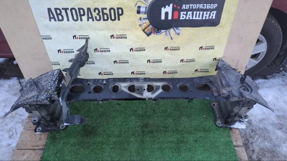 Усилитель бампера Ford Focus 2012 3