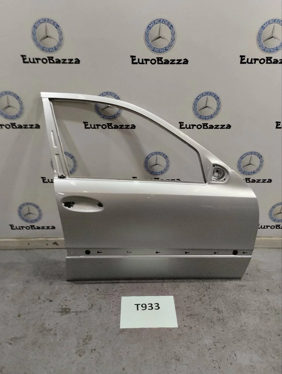Дверь передняя правая Mercedes W211