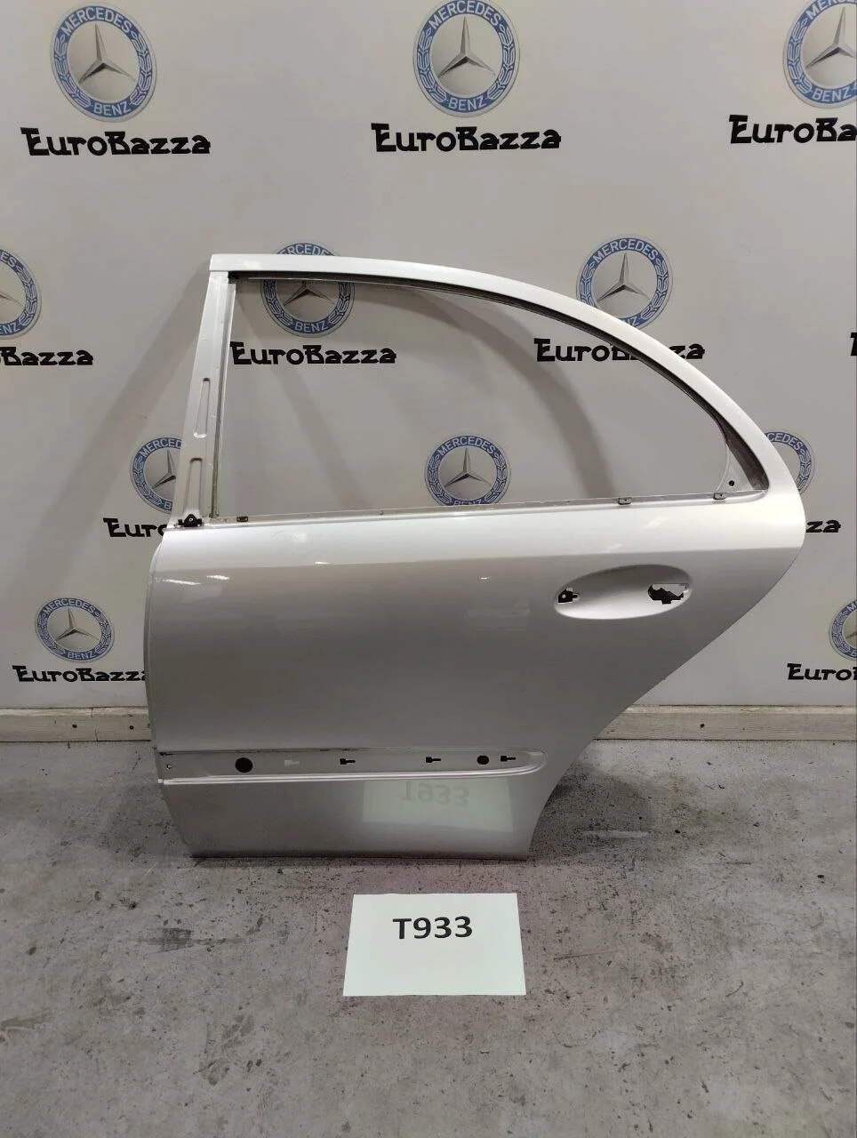 Дверь задняя левая Mercedes W211