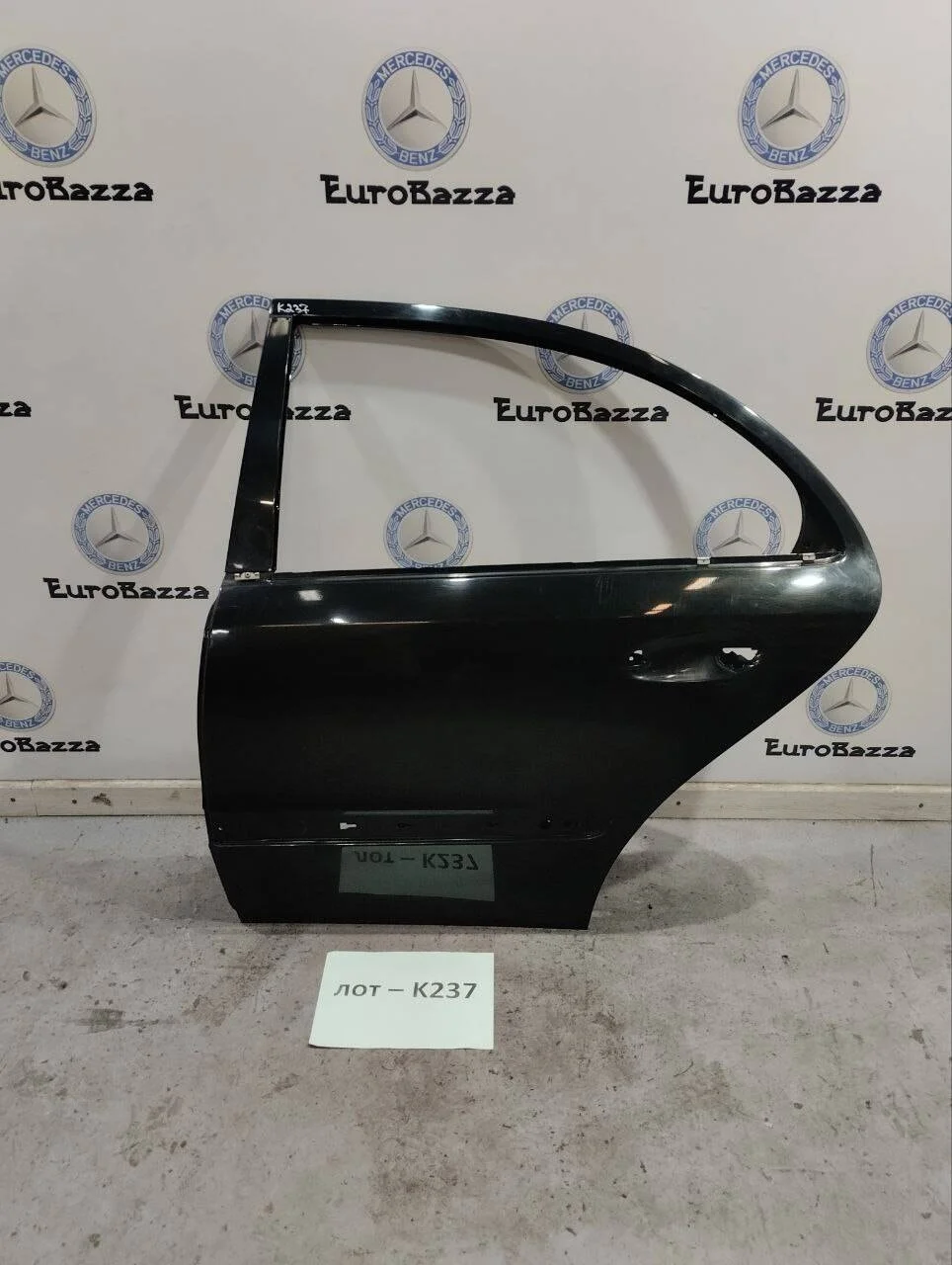 Дверь задняя левая Mercedes W211