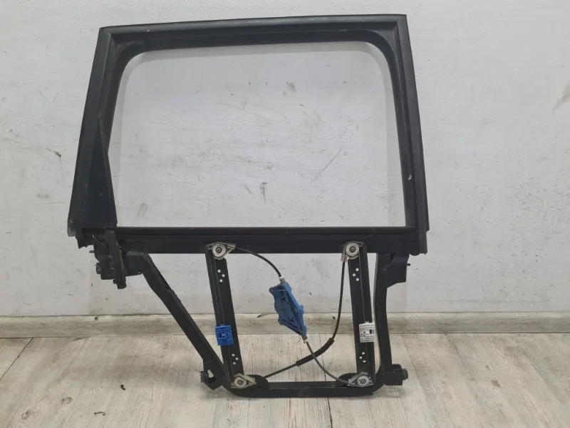 Стеклоподъемник VW Touareg 2003-2010 7L