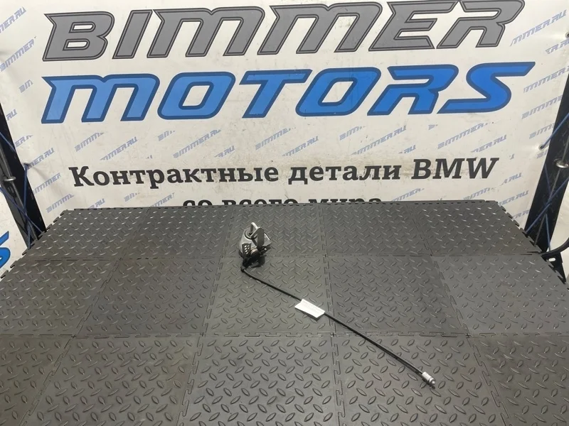 Крюк замка капота Bmw 750Li 2013 51237183764 F02 N63B44B, правый