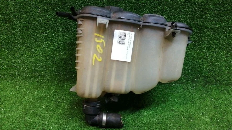 бачок расширительный Jaguar AJ200D X760 Jaguar Xe AJ200D X760 T2H4044
