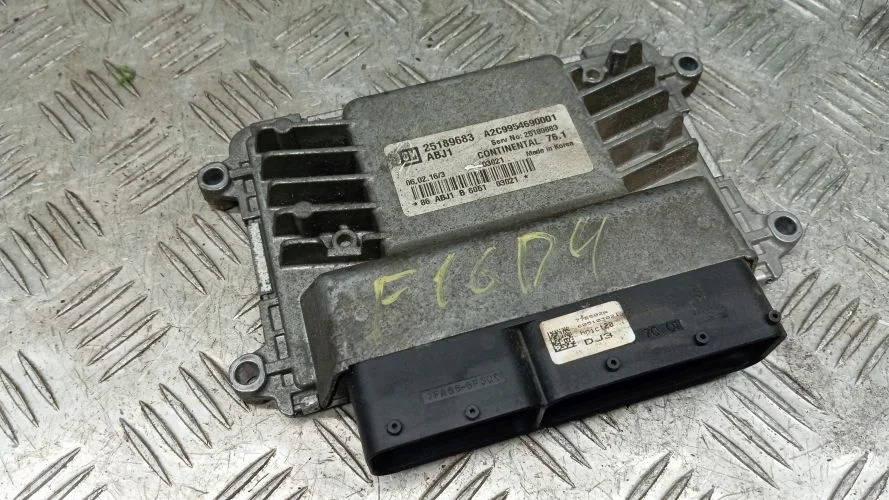 блок управления двс Chevrolet  F16D4 J300 Chevrolet Cruze F16D4 J300 25189683