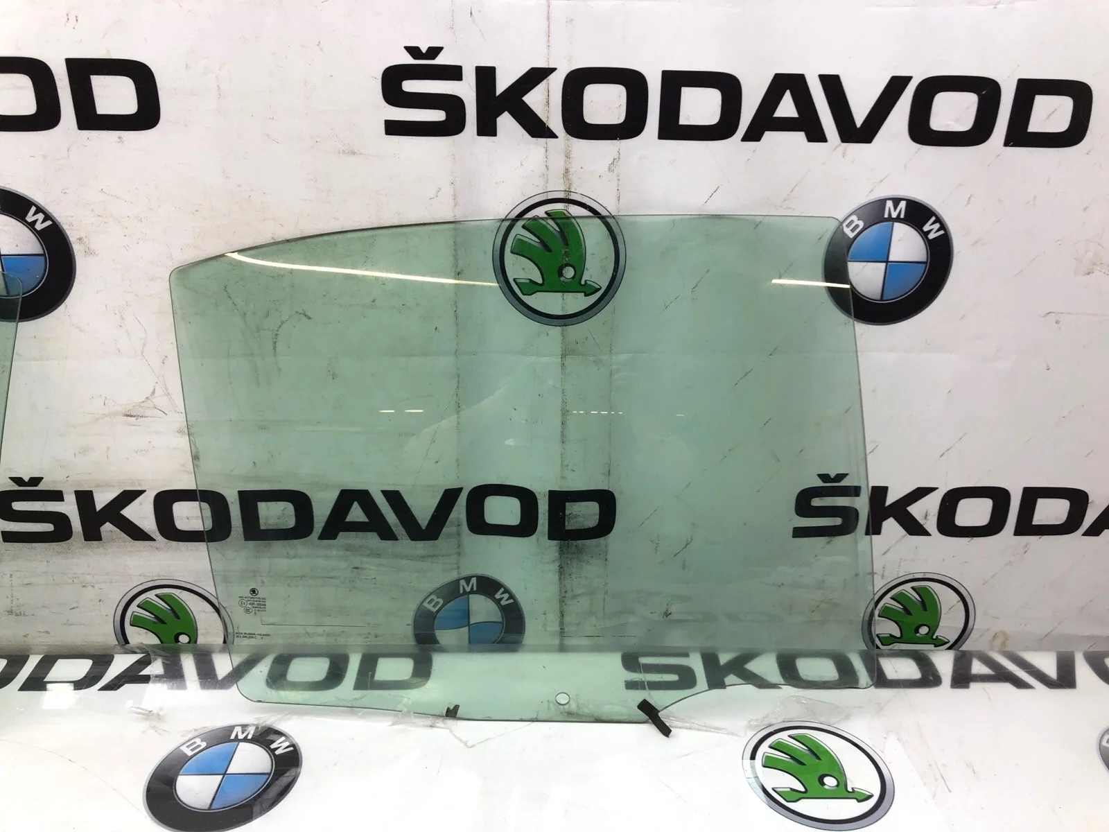 Стекло двери Skoda Octavia 2017 5E5845206C A7 (5E) 1.6 DDYA, заднее правое
