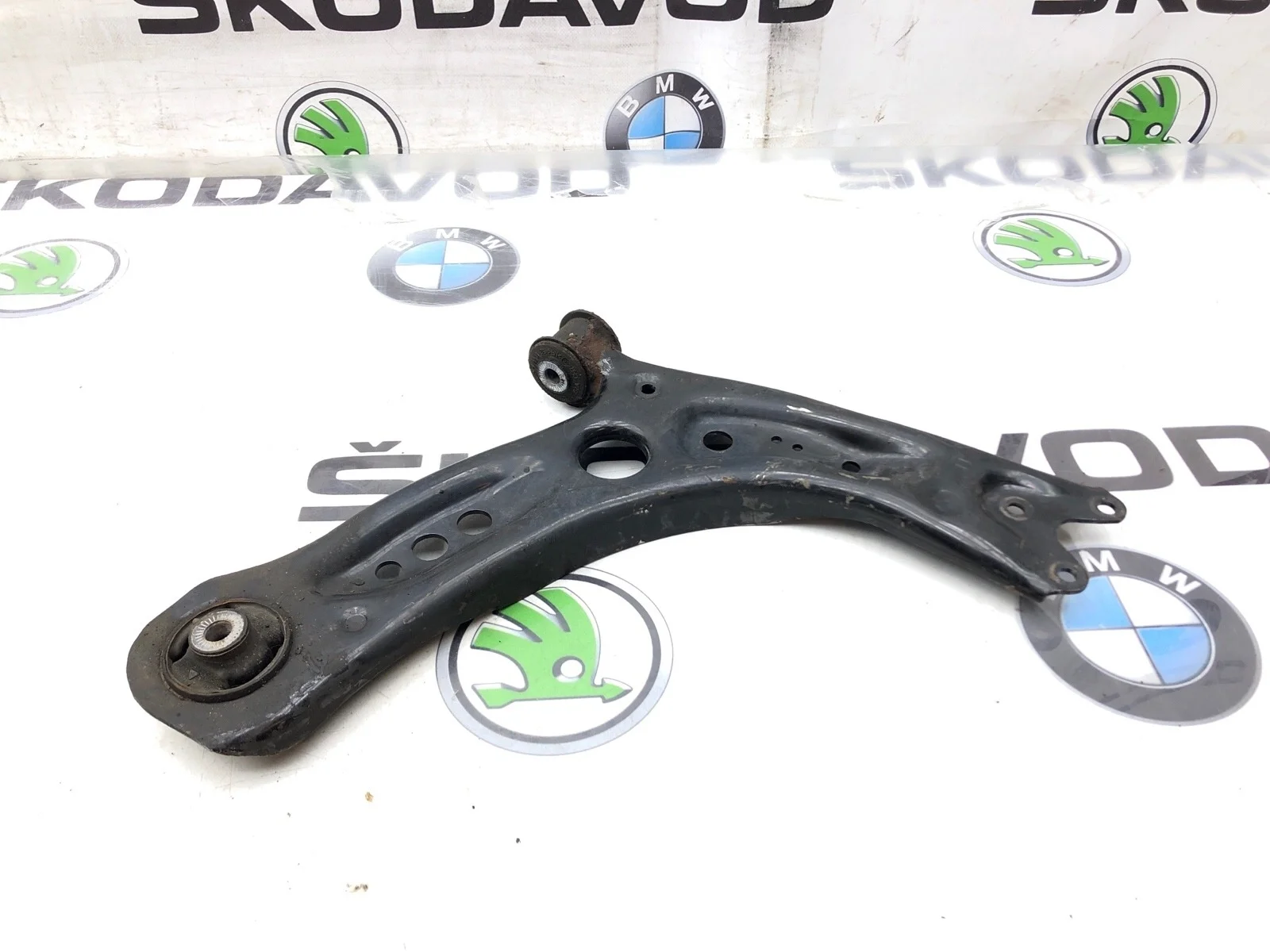 Рычаг подвески Skoda Octavia 2017 5Q0407152L A7 (5E) 1.6 DDYA, передний правый